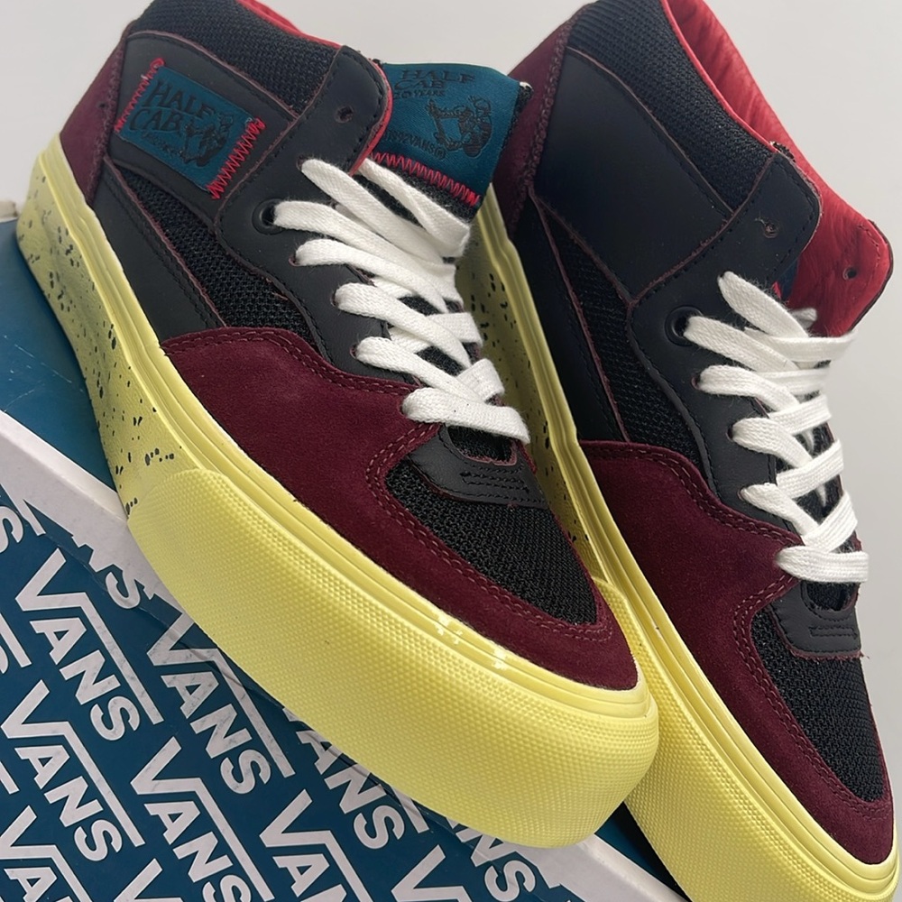 Vans WMNS Half Cab VIt L Vintage Sport Port Royale
VN0A5KC7FSJ
Sneakers - Picture 6 of 16